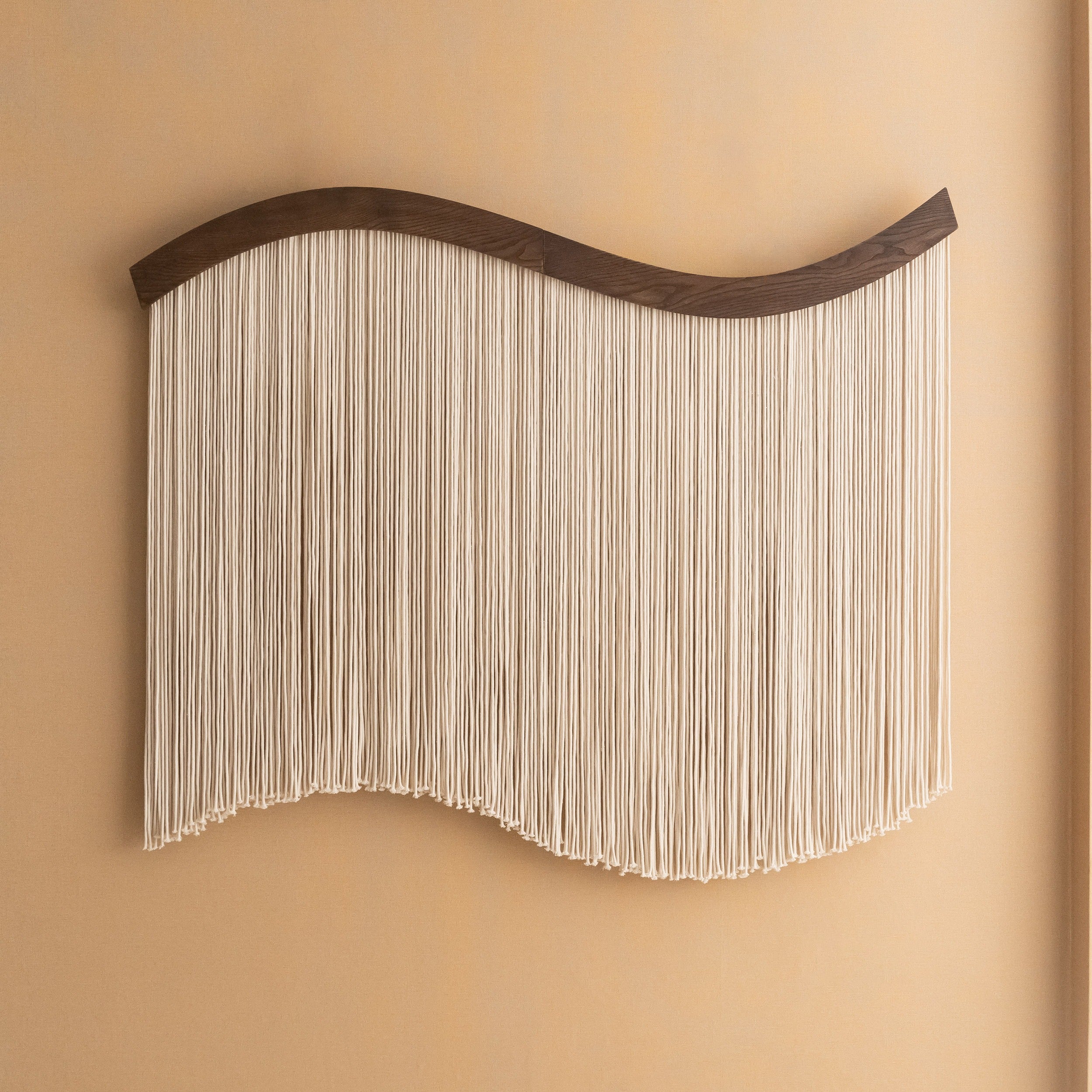 The Curve Wall Hanging – Minimalist Wavy Macrame Wall Art U07