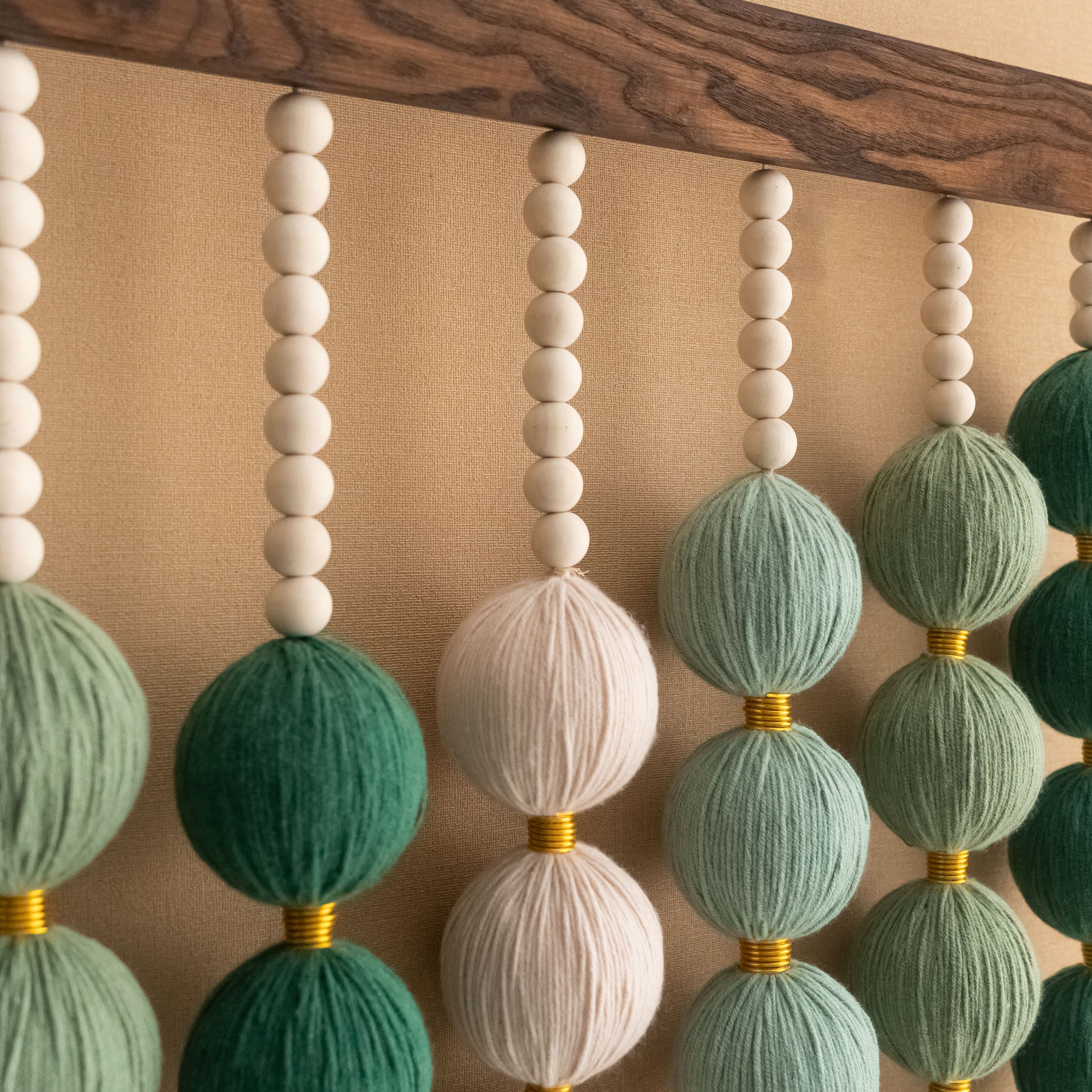 Green Pearls Macrame Wall Hanging – Wall Hanging Decor and Fiber Wall Art U27