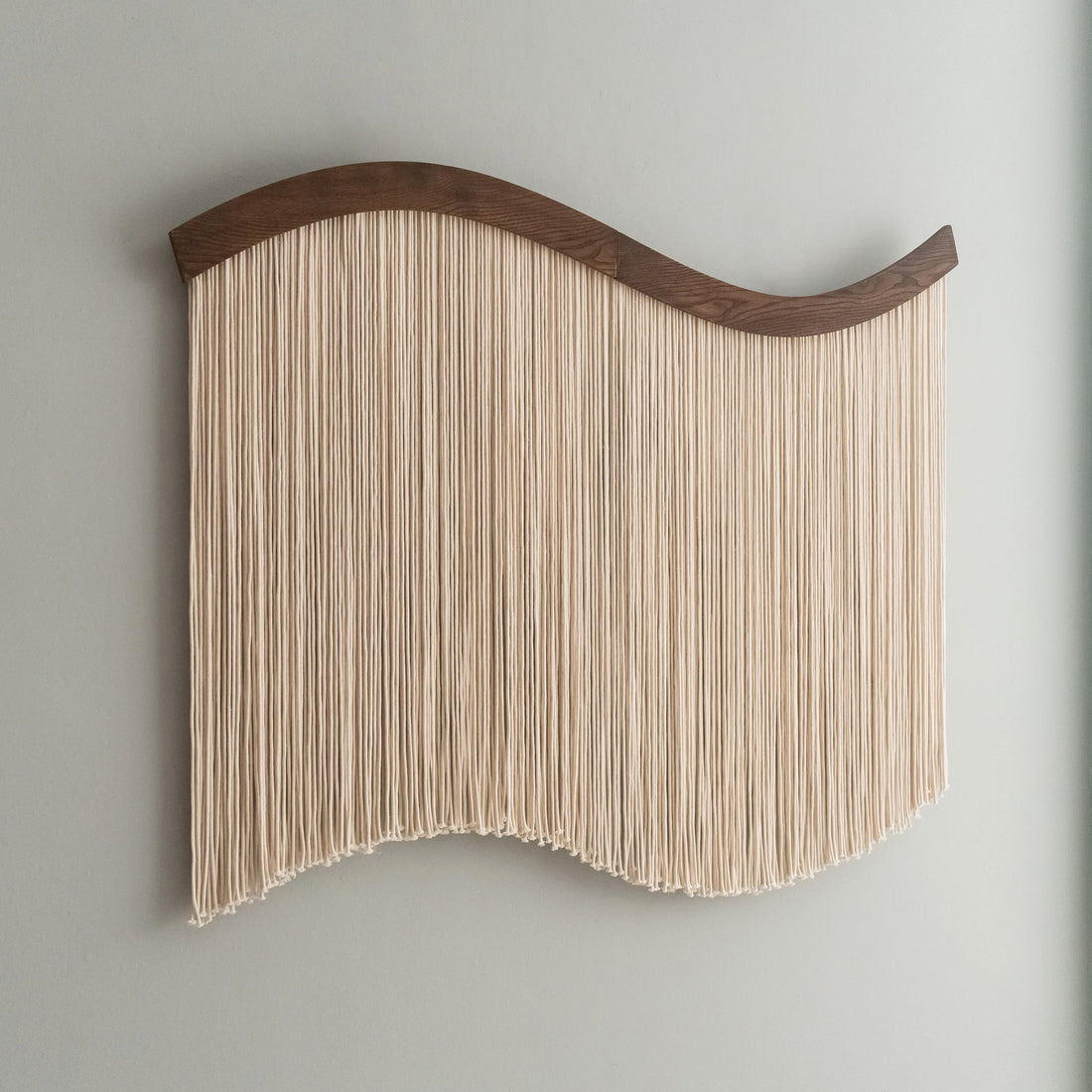 The Curve Wall Hanging – Minimalist Wavy Macrame Wall Art U07