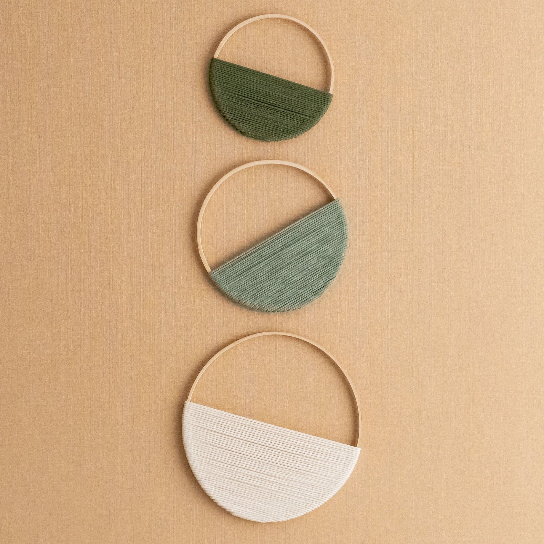 Macrame Circle Wall Decor – Vertical Boho Macrame Wall Art W23